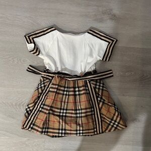 Burberry Kids One Piece in White and Tan